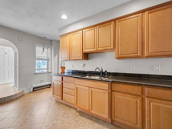 4th image of 48 Union St