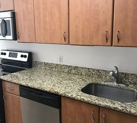 4th image of 401 69th St #14