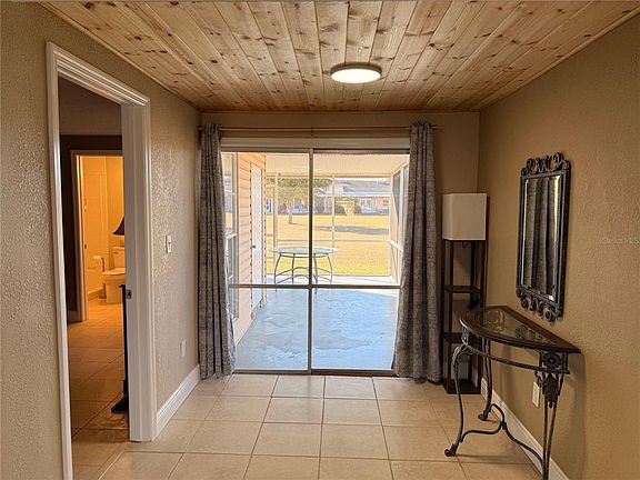 4th image of 1605 Club Cir #1605