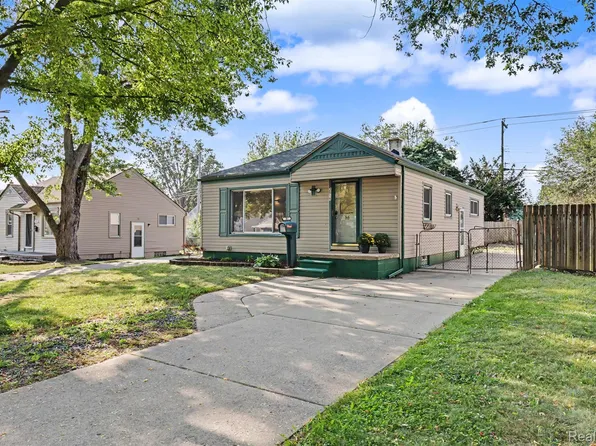 2015 Moran Ave, Lincoln Park, MI 48146