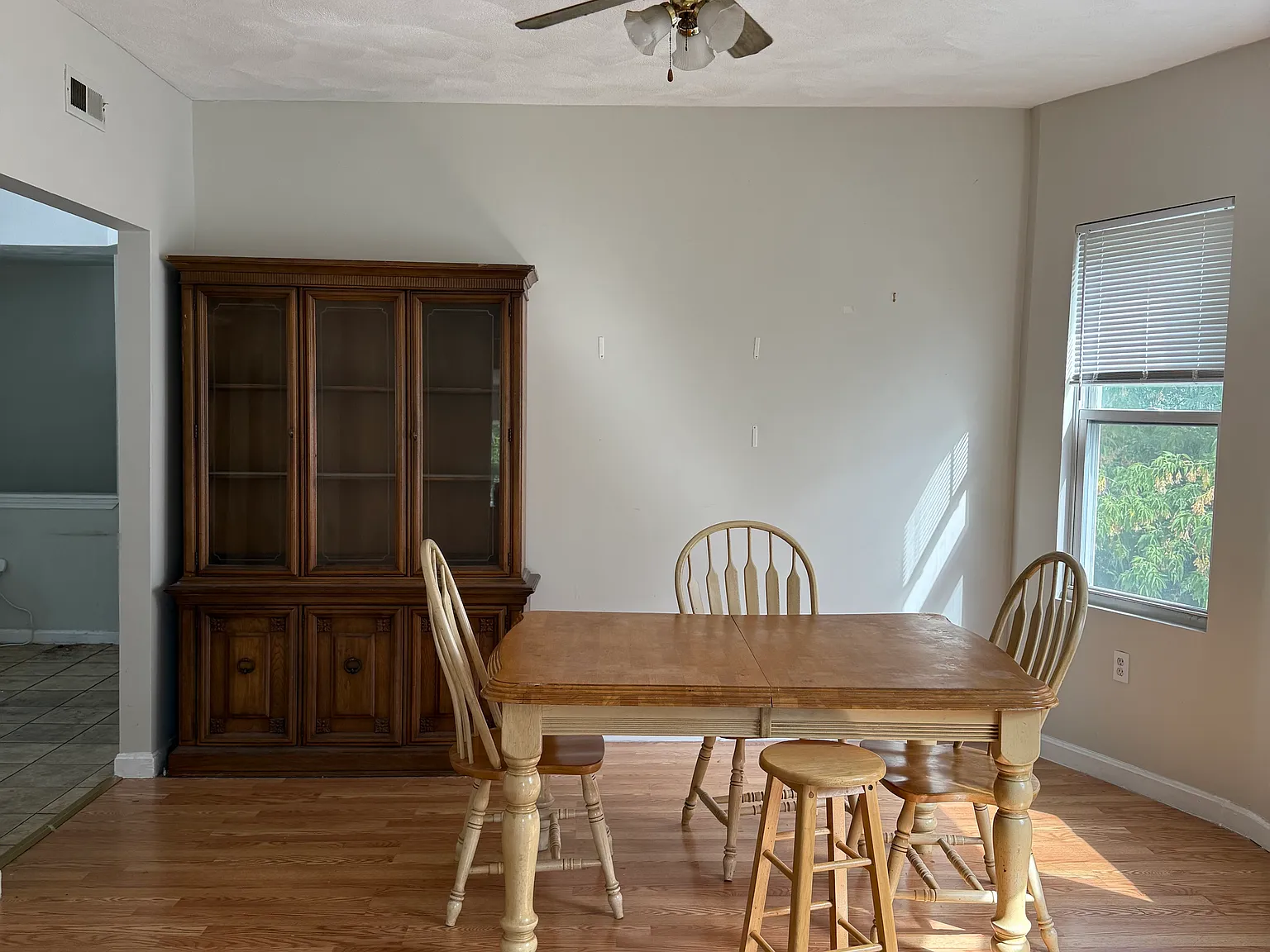 4 bed, 1800 sqft, $4,800 — Photo 4