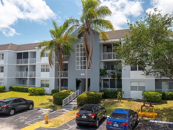2nd image of 8540 SW 212th St APT 306