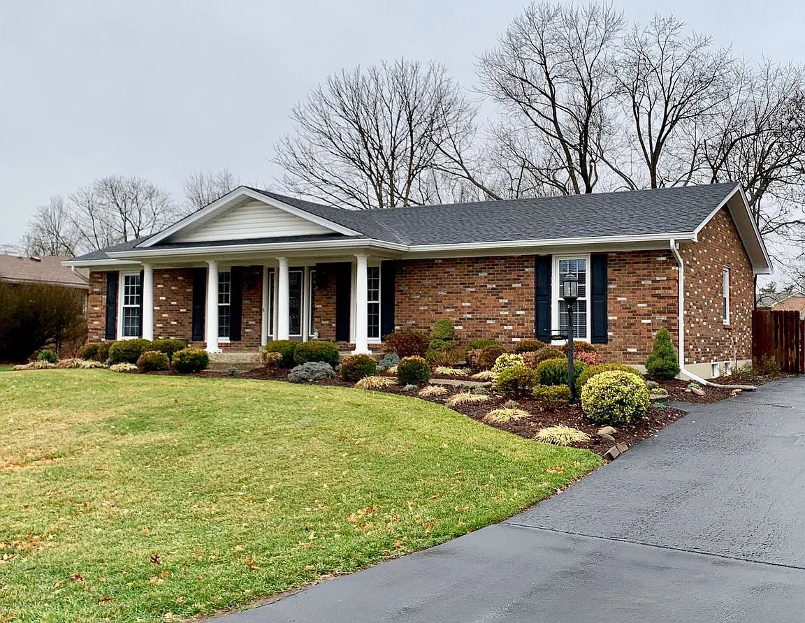 306 Brentford Ct photo 1