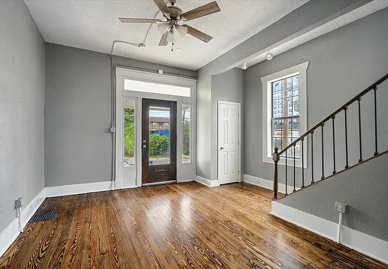 156 N Tucker St — Photo 5