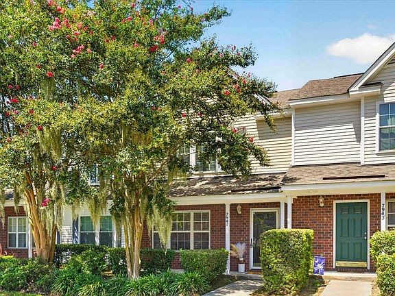 2nd image of 7941 Shadow Oak Dr