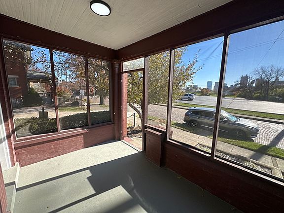 2nd image of 138 E Lincoln St #140