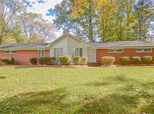 1808 Turfwood Dr, Pfafftown, NC 27040