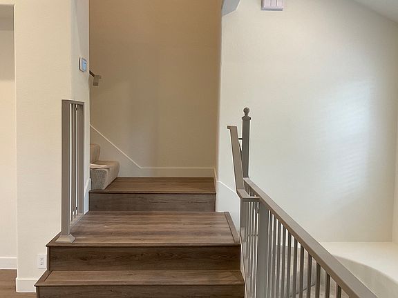 4th image of 3240 Foothill Dr APT 1