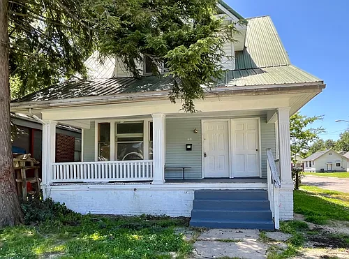 1601 S Linwood Ave Photo 1
