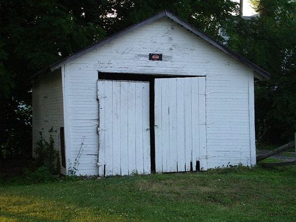 3rd image of 41 West St
