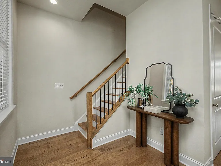 300 Squire Dr — Photo 21
