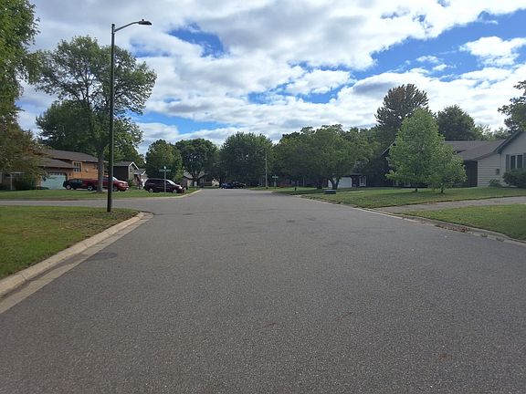 5th image of 710 W Ash St