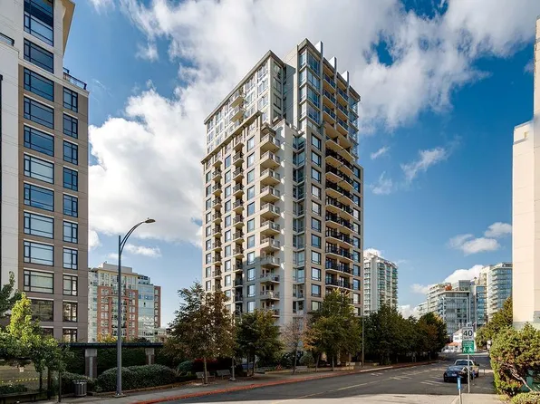 751 Fairfield Rd #205, Victoria, BC V8W 4A4