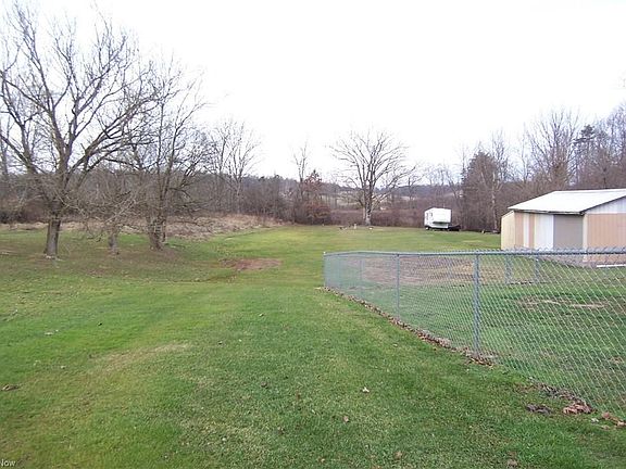 3rd image of 32 Hill Ct