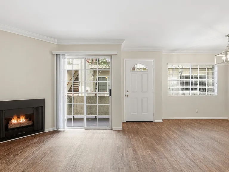 908 S Shenandoah St #103 — Photo 6