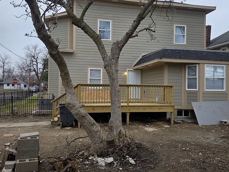 133 W 5th St — Photo 9