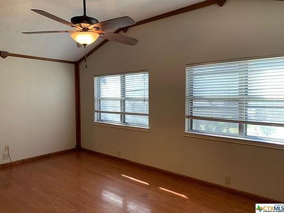 3rd image of 1005 Jackie Jo Ln