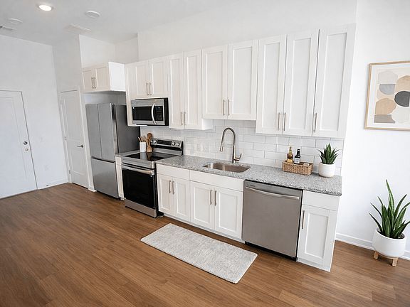 3rd image of 400 E 7th St #F0fecbf6d