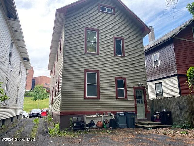 3rd image of 455 Myrtle Avenue