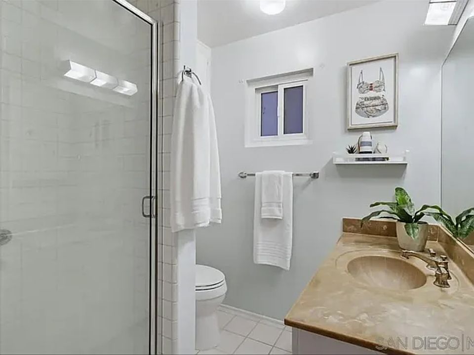 1st image of 831 829/831 Avalon Ct #831