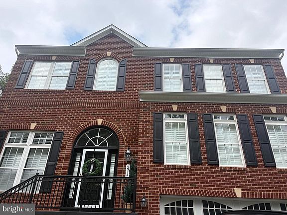 5th image of 214 Bowen Ct