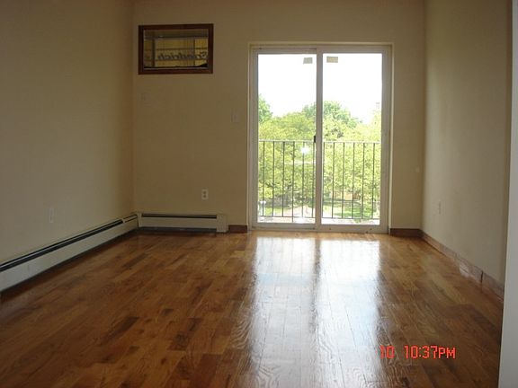 4th image of 1233 E 224th St #2