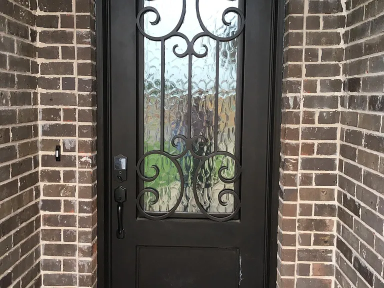 548 Clearwater Pl — Photo 1