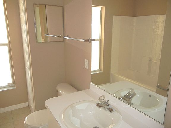 4th image of 2857 39th Ave NE