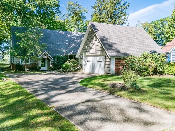23 Minnewawa Rd, Timberlake, OH 44095