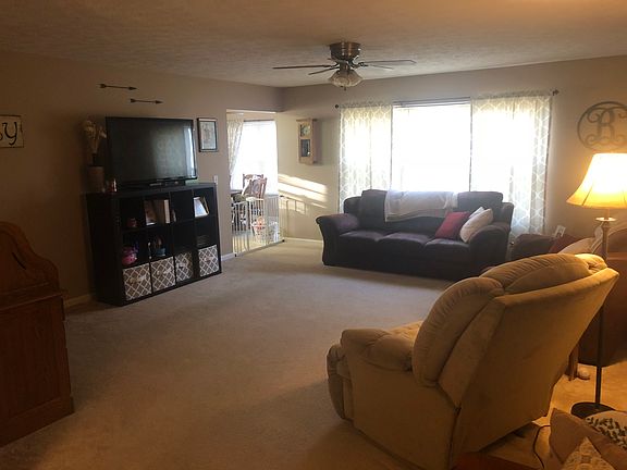 4th image of 216 Brooke Woode Dr