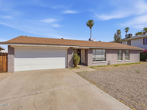 3rd image of 4612 W SAGUARO Drive