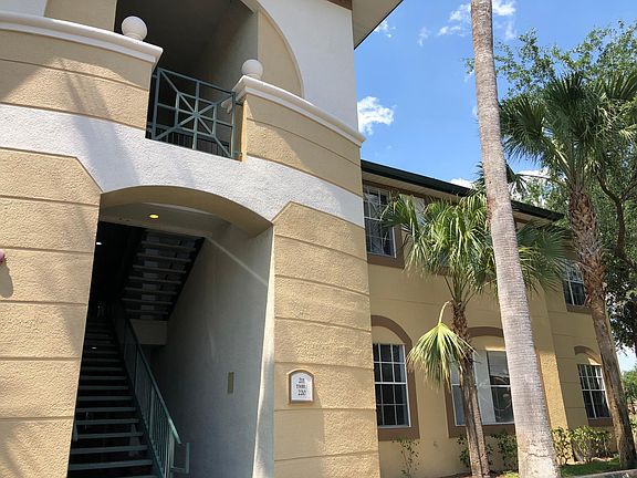 3rd image of 17114 Carrington Park Dr APT 211