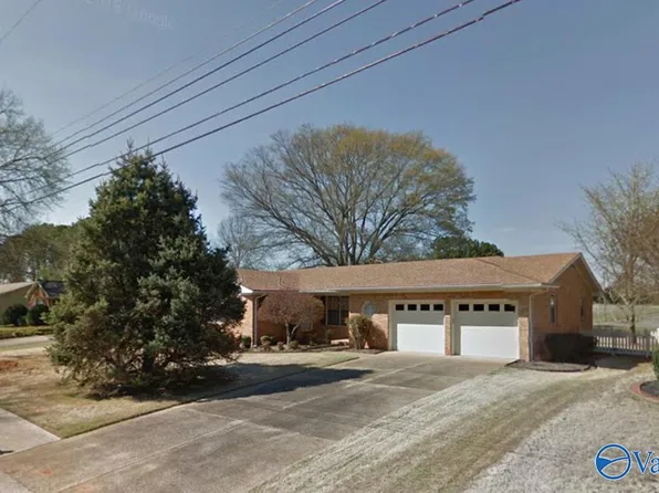 9011 Craigmont Rd SW, Huntsville, AL 35802