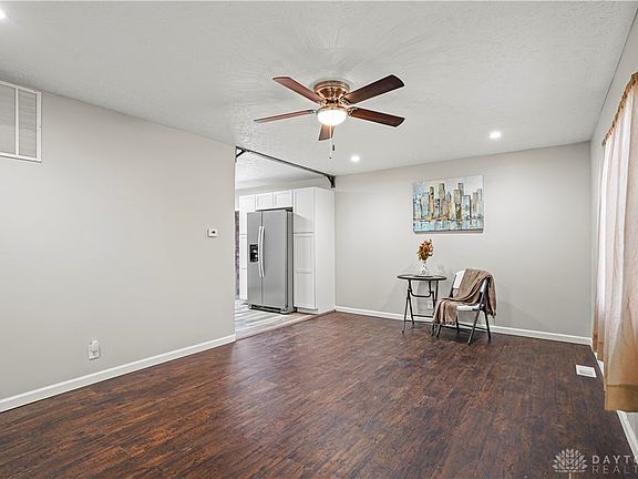 3rd image of 1 Lawson Ave
