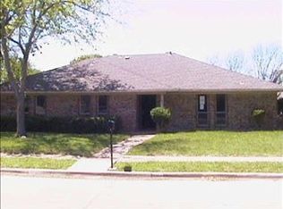 5913 Bobbie Ln, Rowlett, TX 75089