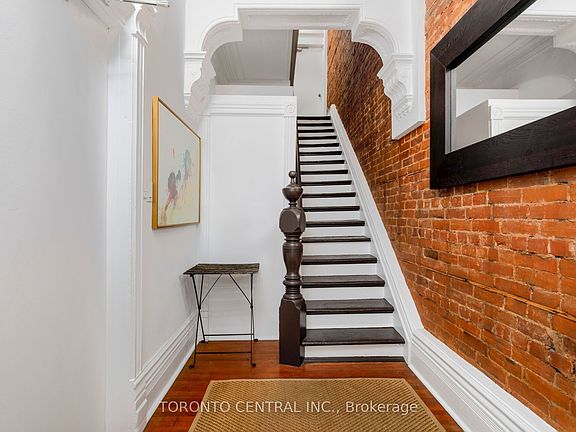 3rd image of 24 Manning Ave