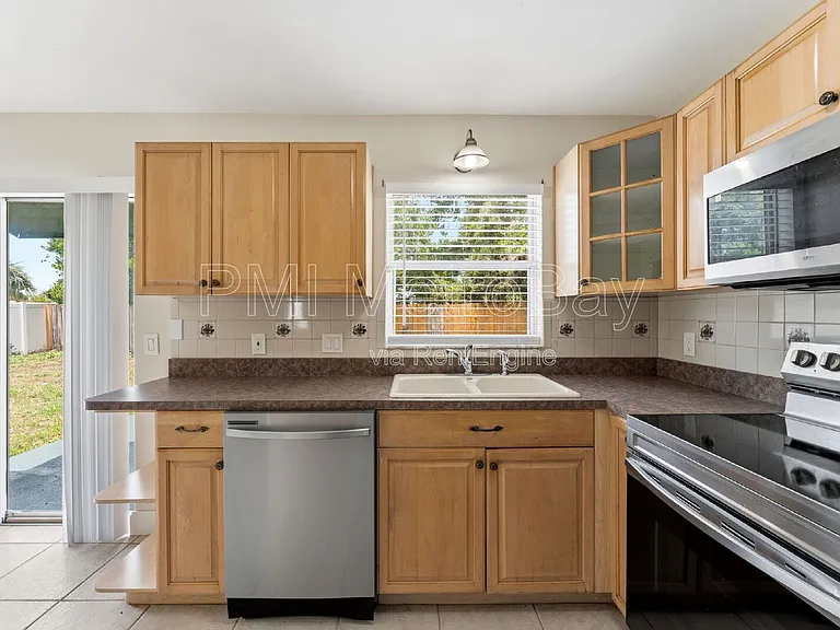 6406 Axelrod Rd — Photo 8