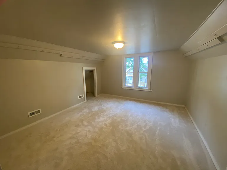 2471 N Fratney St — Photo 8