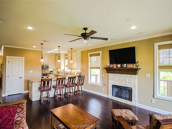 3rd image of 3208 Casita Ct #321