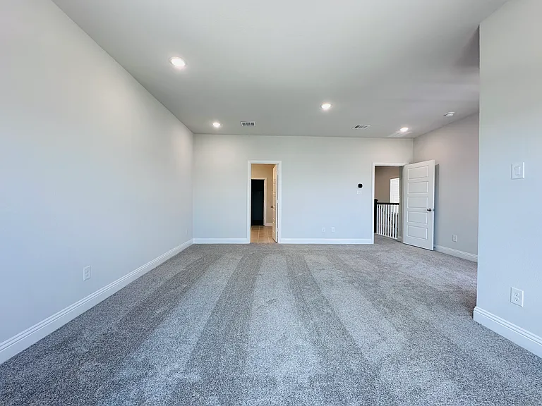 7017 Sunset Blvd — Photo 20