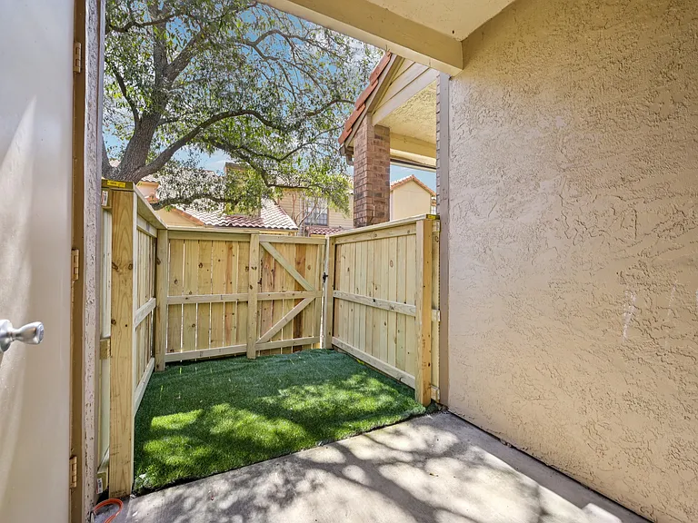 Spring Pointe — Photo 17