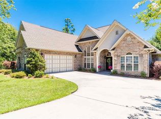 923 Caterpillar Ln, Cantonment, FL 32533