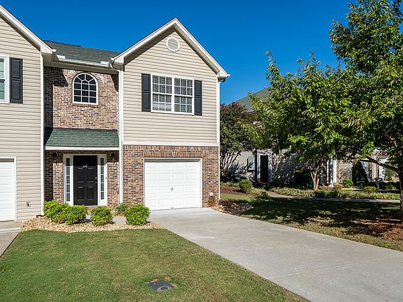 2nd image of 114 Creekwood Dr