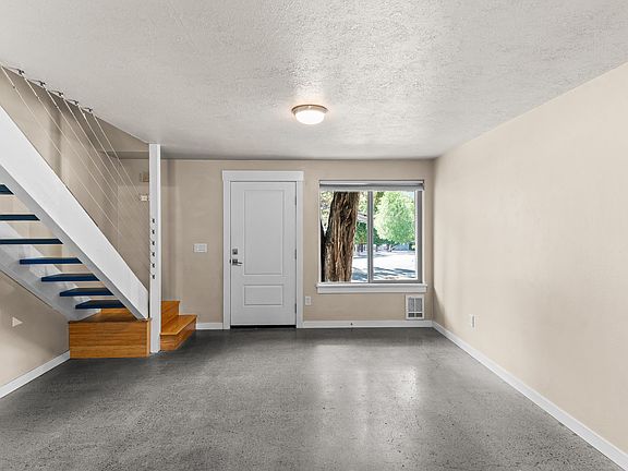 5th image of 2150 NW Hill St APT 1