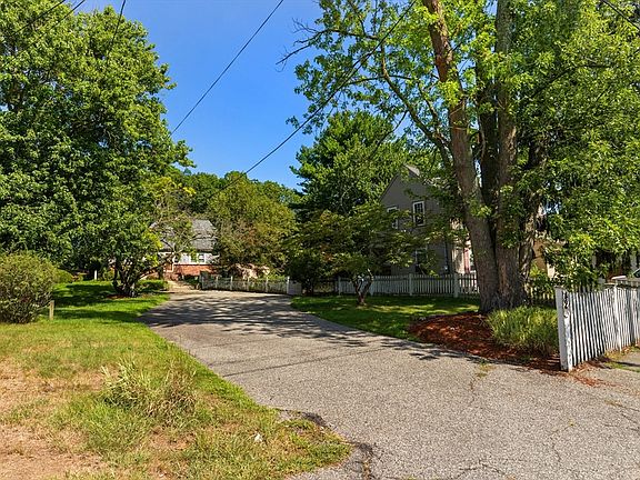 4th image of 42 Thistle St