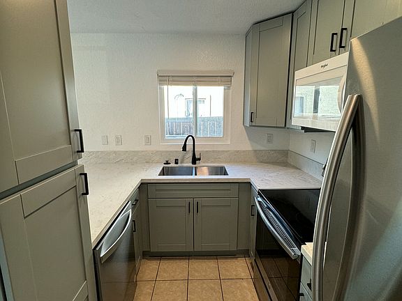 5th image of 11329 Avenida De Los Lobos APT B