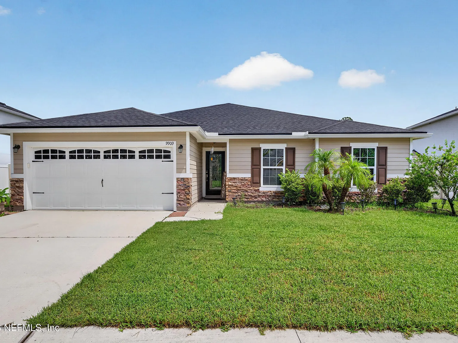 4 bed, 2.0 bath, 2081 sqft, $2,400 — Photo 1