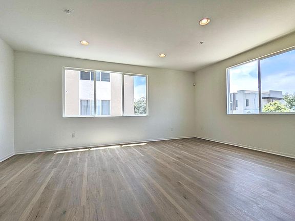 2nd image of 13024 Union Ave