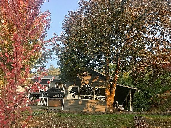 3rd image of 727 Hutchins Dr