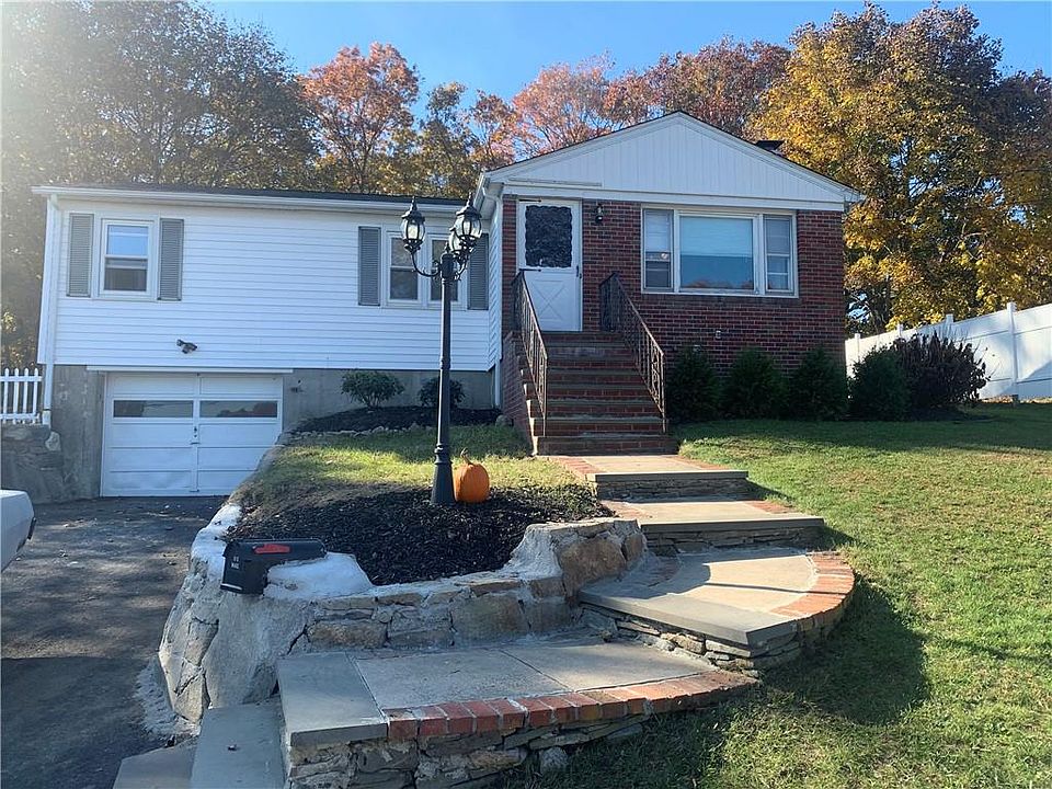 1st image of 12 Lakeside Dr